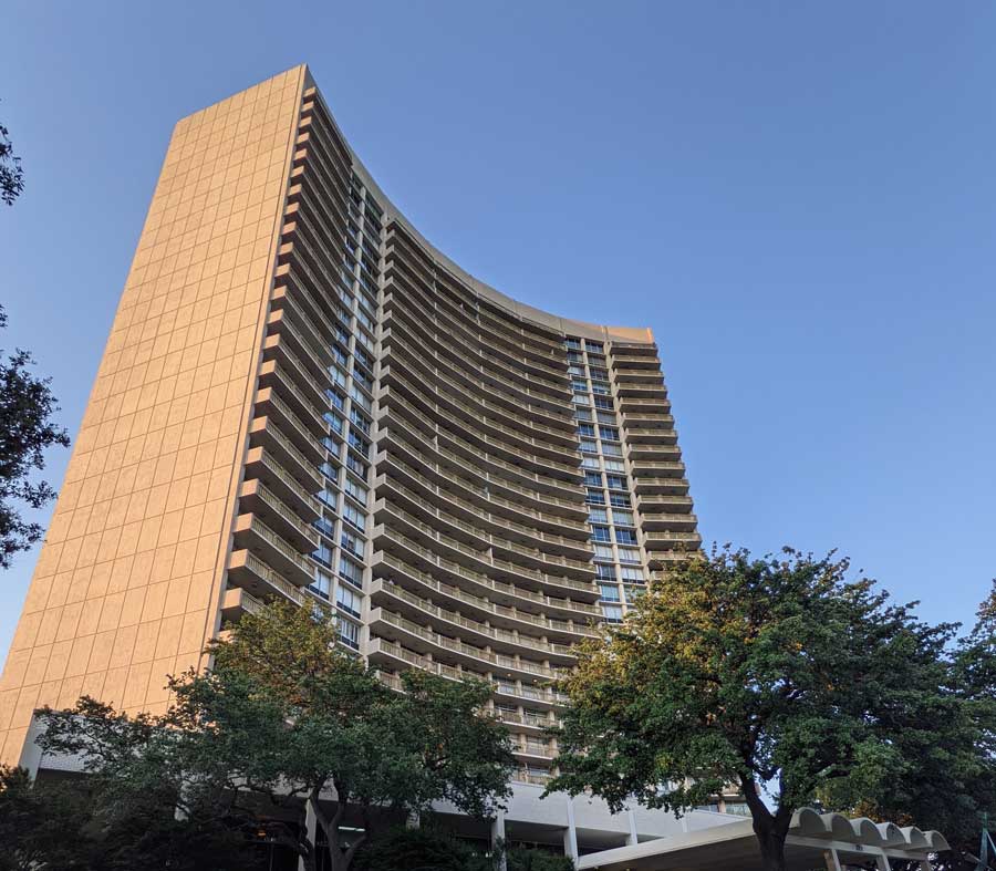 Mid-Century Modern Curved High-Rise Architecture
